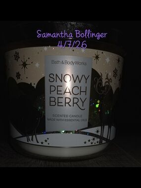 Bath & Body Works 3-Wick Candle Snowy Peach Berry